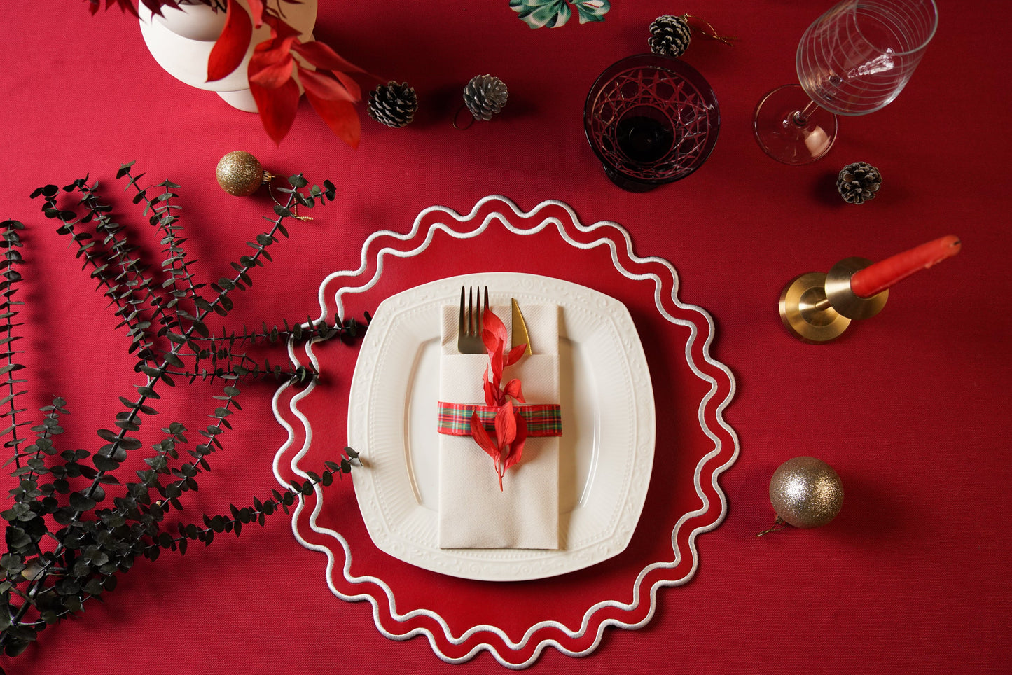 SOLACE RED FAUX LEATHER PLACEMAT