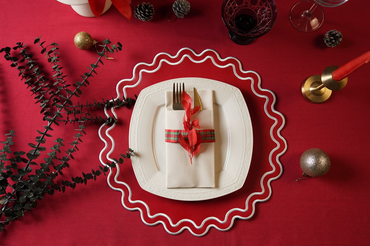 SOLACE RED FAUX LEATHER PLACEMAT