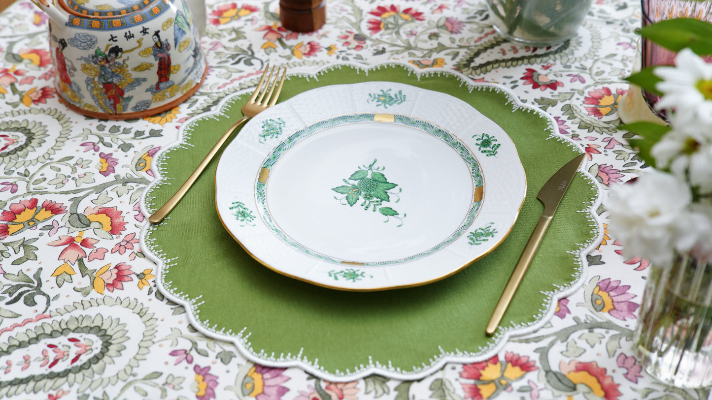 CLOVER GREEN WHITE TRIM FABRIC PLACEMAT