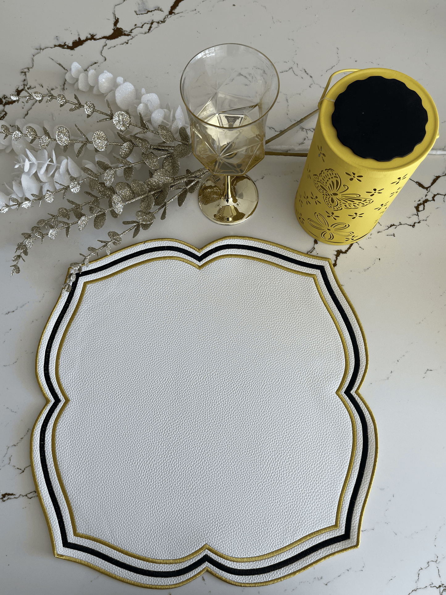 ZEAL WHITE BLACK GOLD FAUX LEATHER PLACEMAT