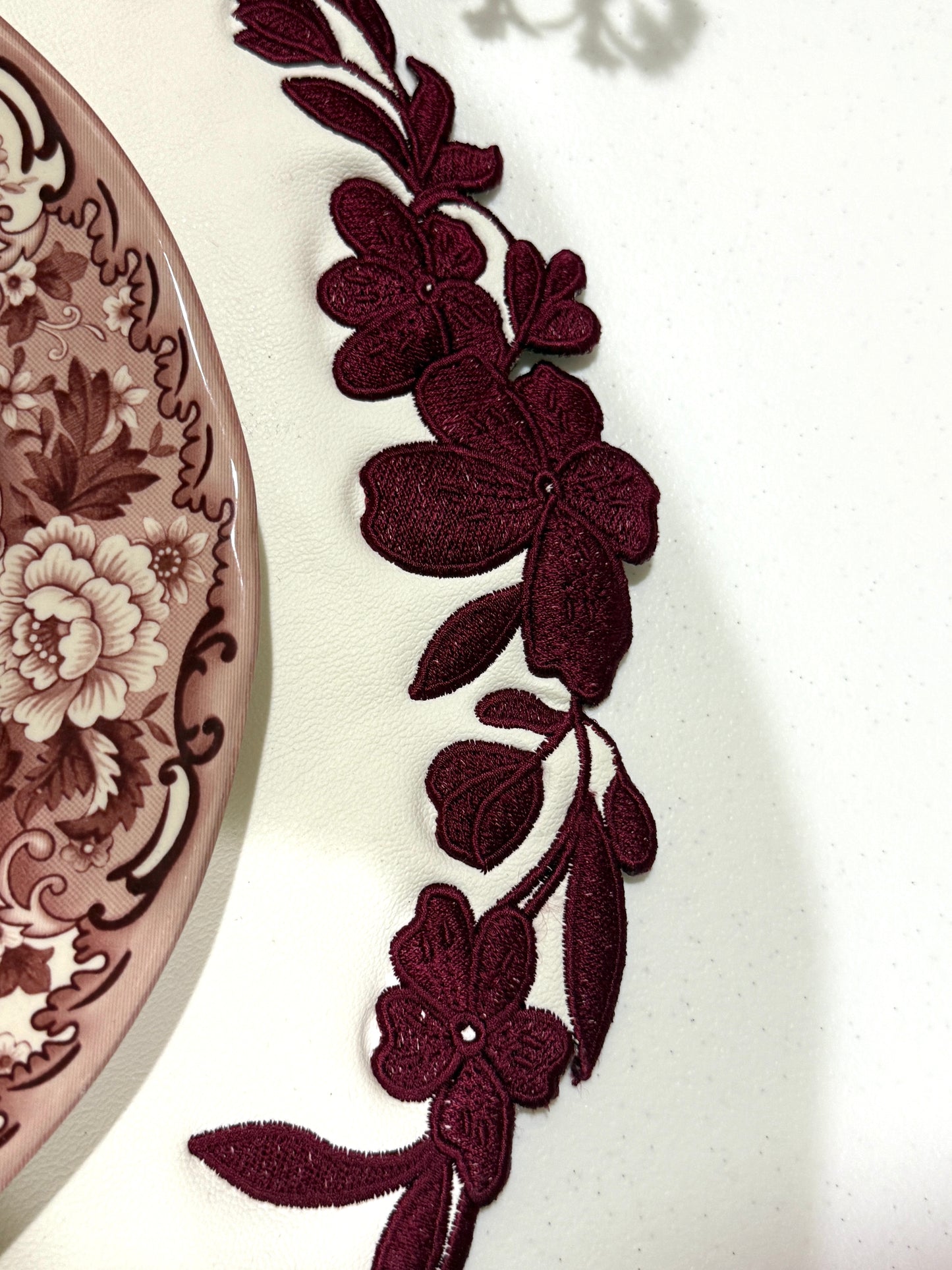 LOTUS WHITE BURGUNDRY FAUX LEATHER PLACEMATS