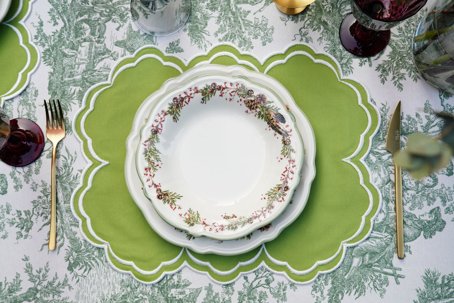 AQUELLE GREEN WHITE TRIM FABRIC PLACEMAT