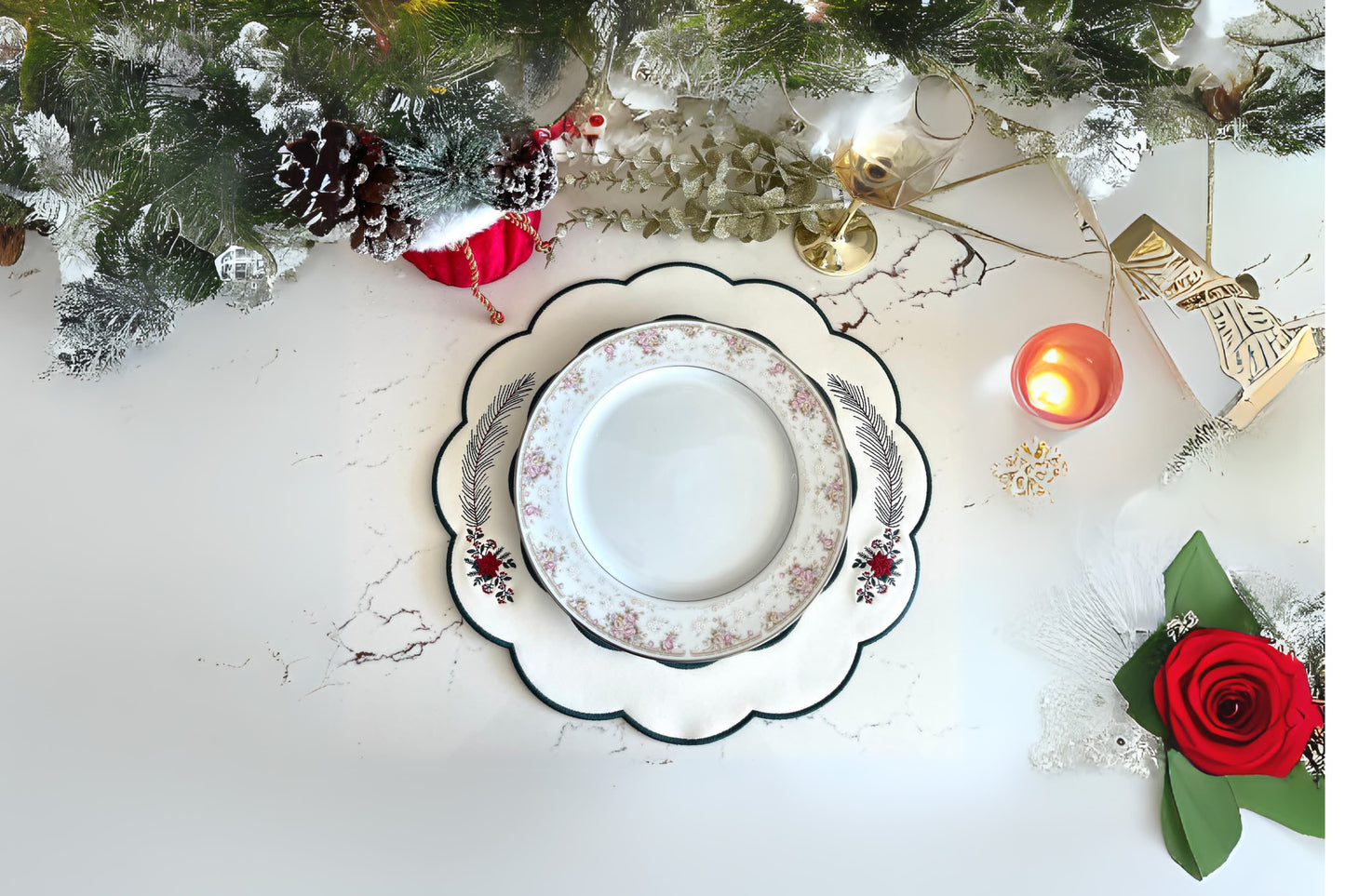 ZENITH WHITE POINSETTIA FAUX LEATHER PLACEMAT