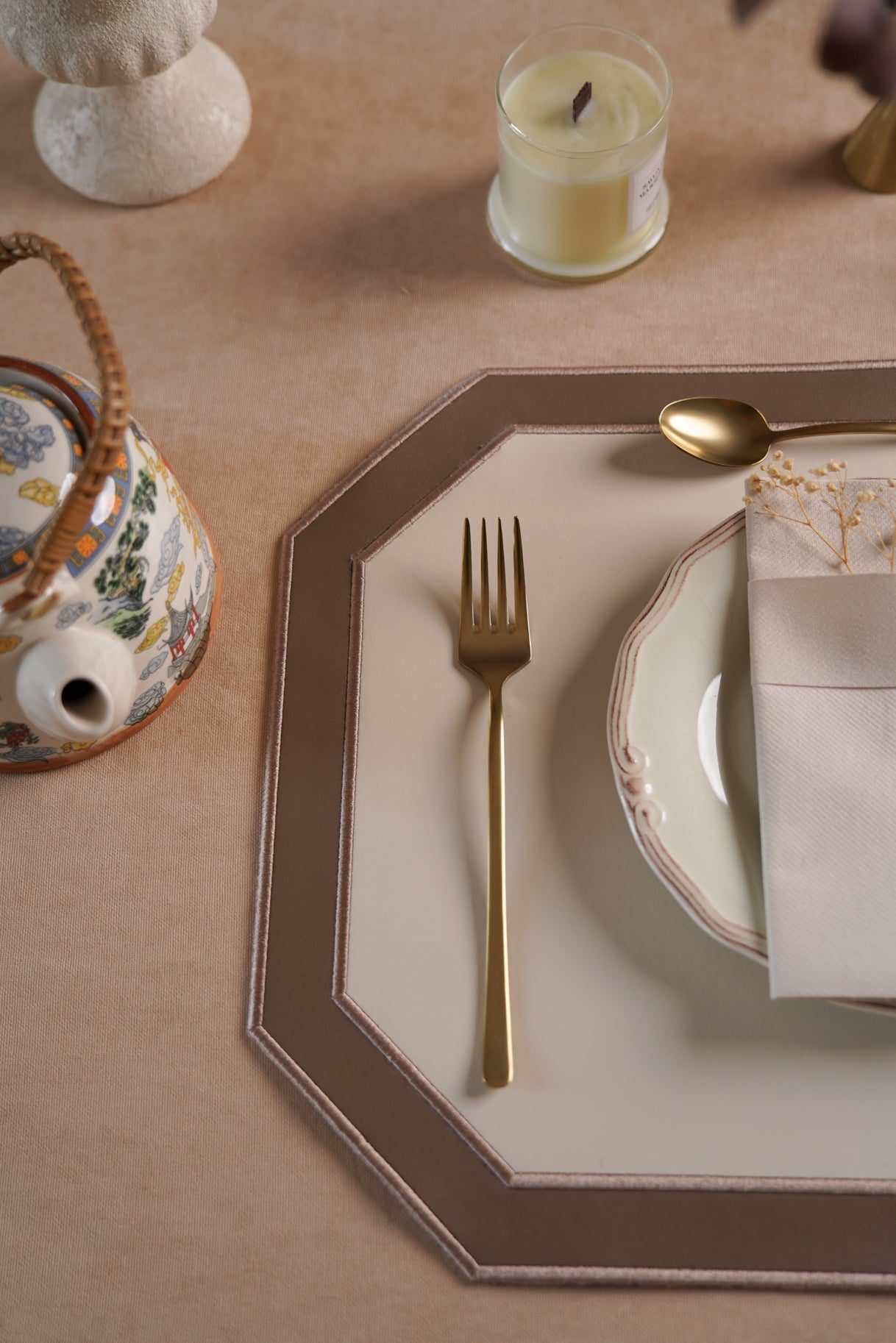 AGLOW WHITE LIGHT BROWN FAUX LEATHER PLACEMAT