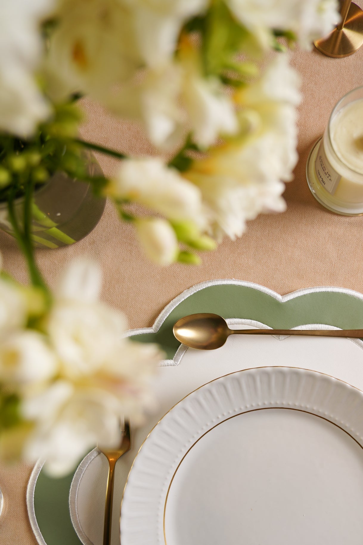 SERENITY WHITE GREEN FAUX LEATHER PLACEMAT