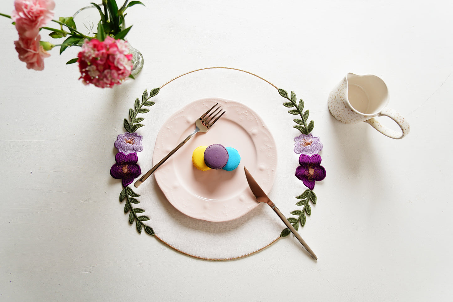 JASMINE WHITE FAUX LEATHER PLACEMAT