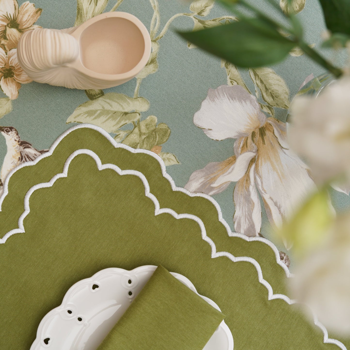 ELARA GREEN WHITE FABRIC PLACEMAT NAPKIN SET (SET OF 4)