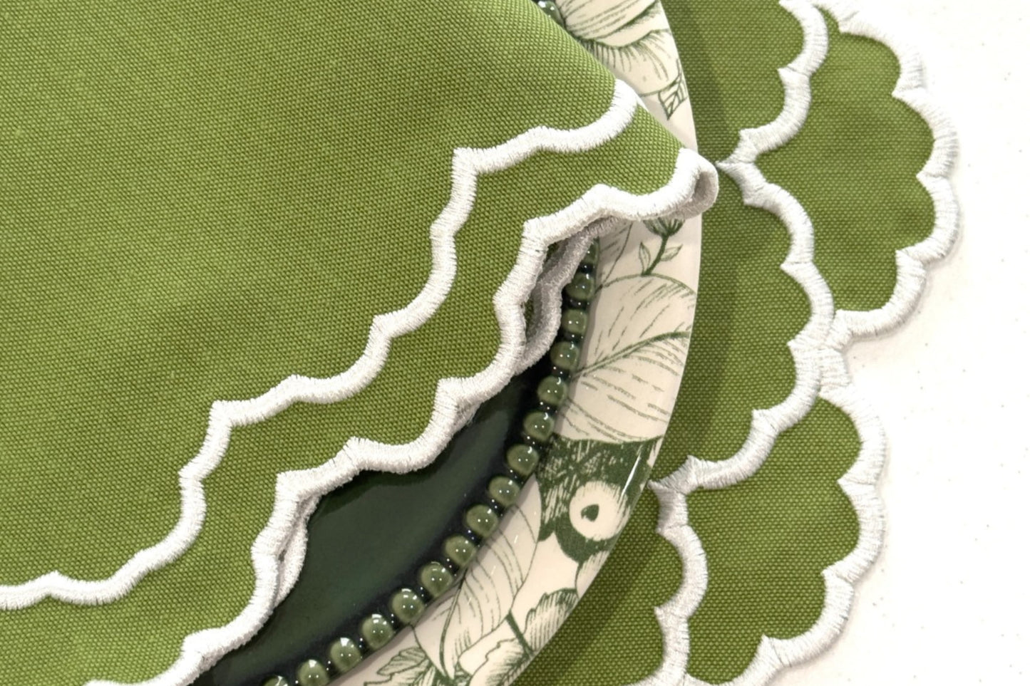 CRESSIDA GREEN WHITE FABRIC PLACEMAT NAPKIN SET
