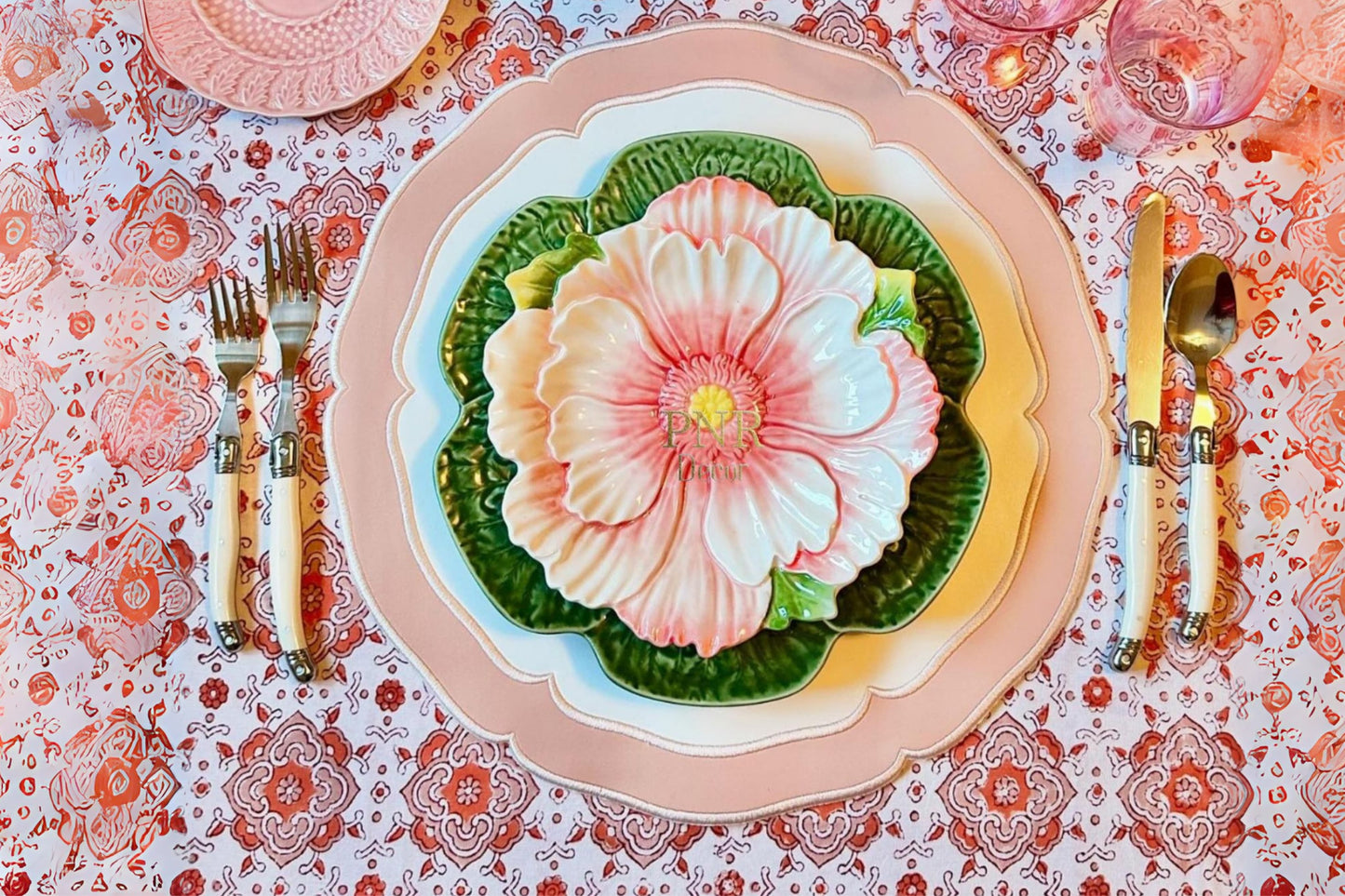 CLARION WHITE PINK FAUX LEATHER PLACEMAT